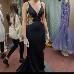 Size 4 navy blue with rose gold detailing prom